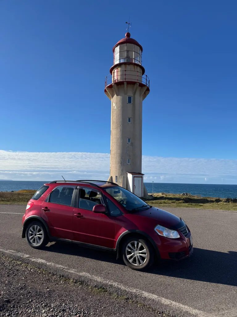 Le P’tit Roci in front of Le Phare du Cap Blanc (‘cause of course I went back to see it)